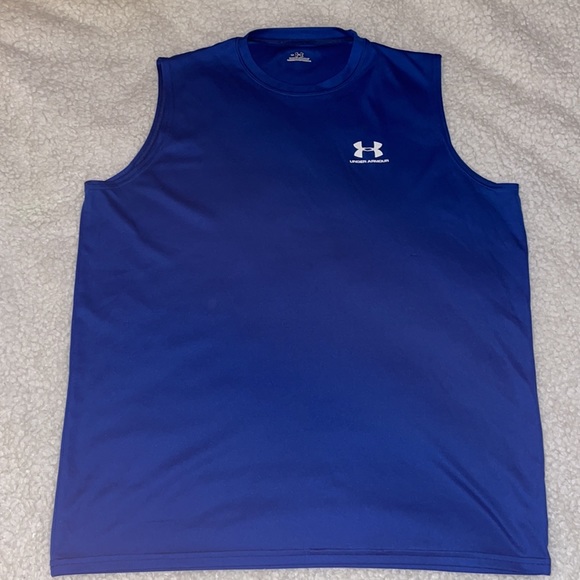 BUNDLE - UA short sleeve - Picture 3 of 3